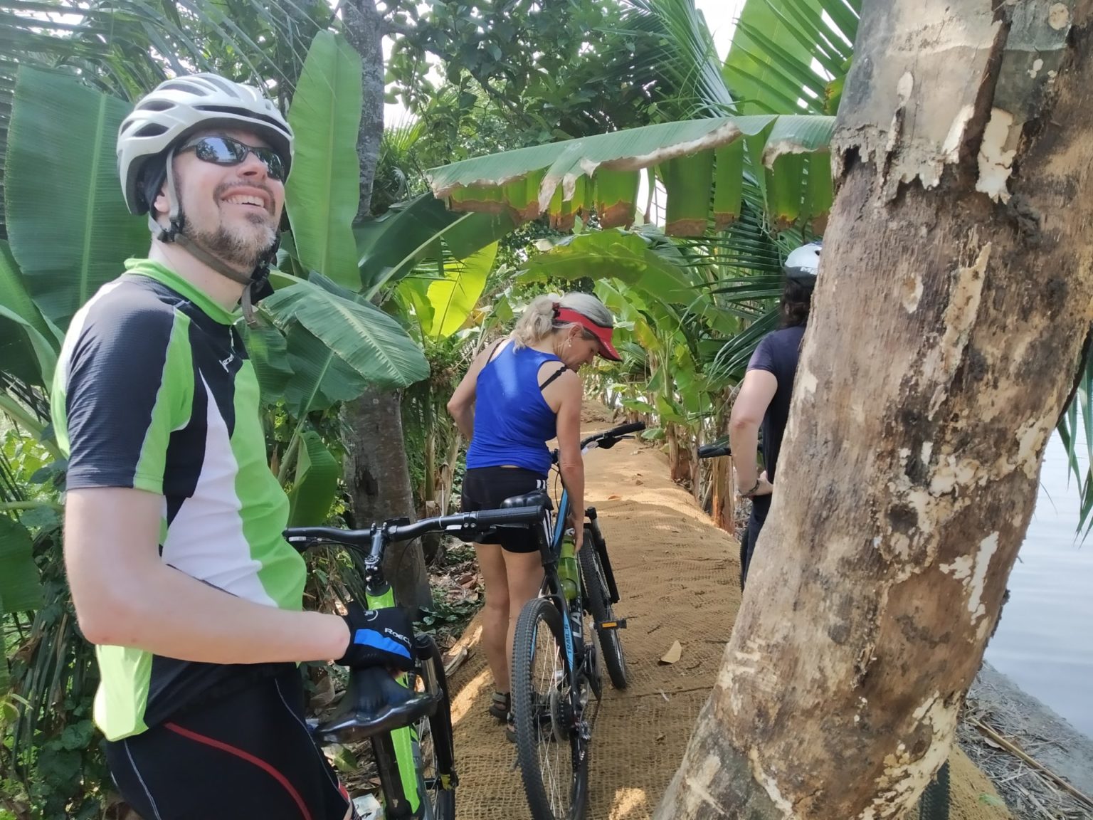 5 Days Kerala Backwater Houseboat Cycling Tour